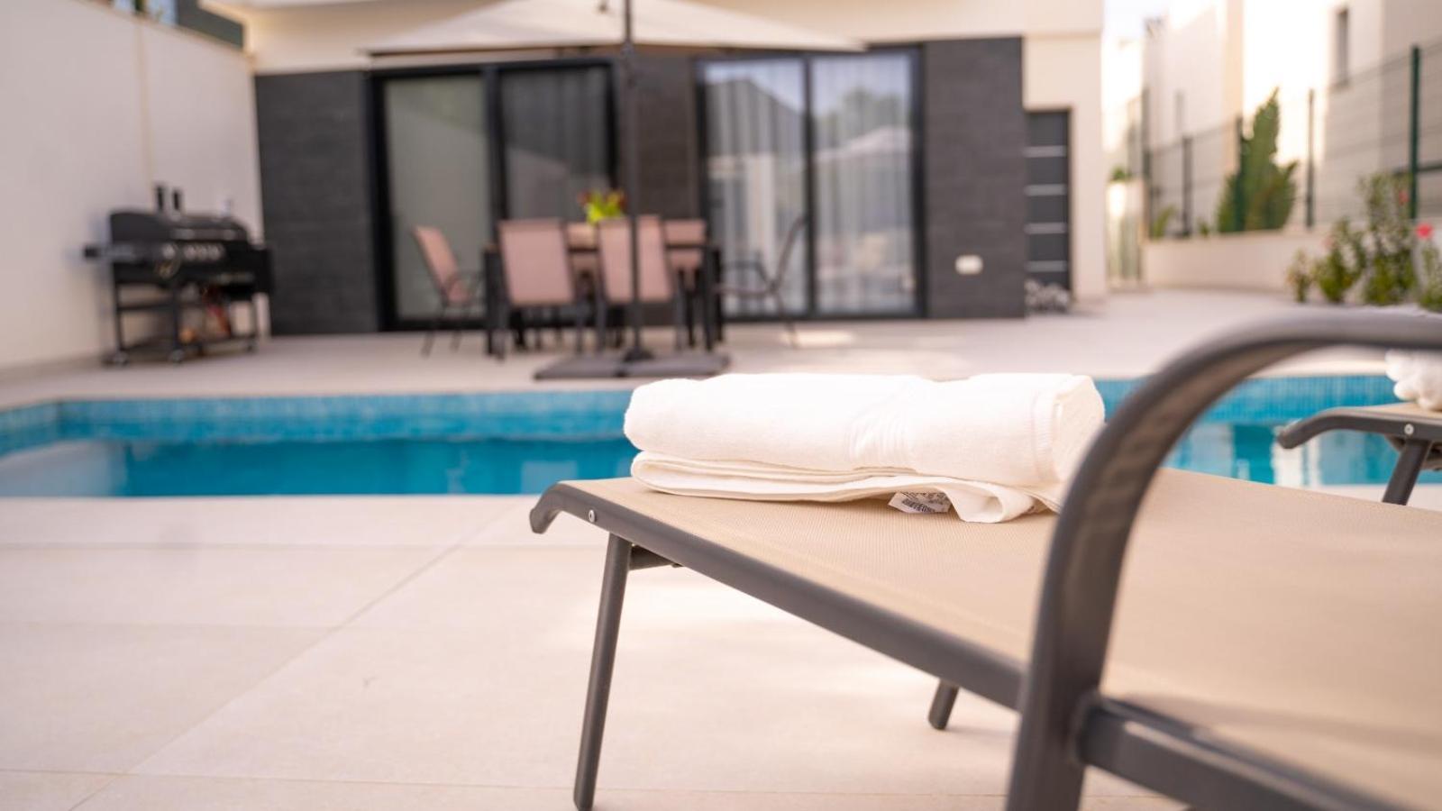Amberes Apartment, A Stylish Villa'S Independent Downstairs Apartment With Private Swimming Pool And Terrace Polop Exterior photo